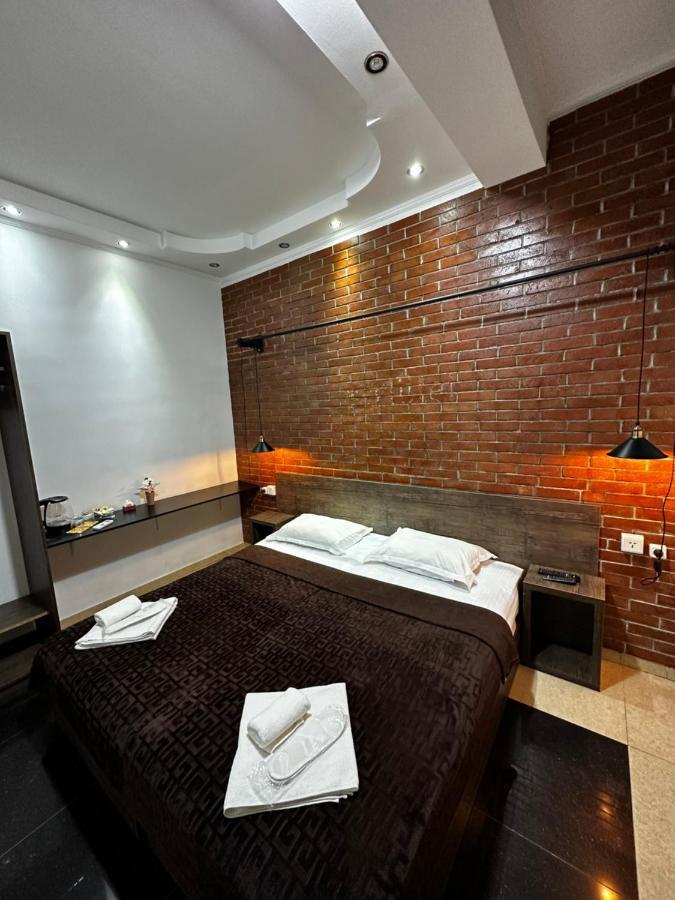 Hôtel Lucas à Tbilissi Extérieur photo